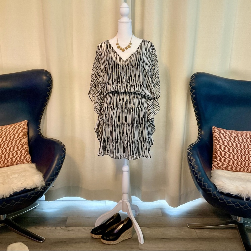 Express Black and White Sheath Mini Dress with Dolman Sleeves